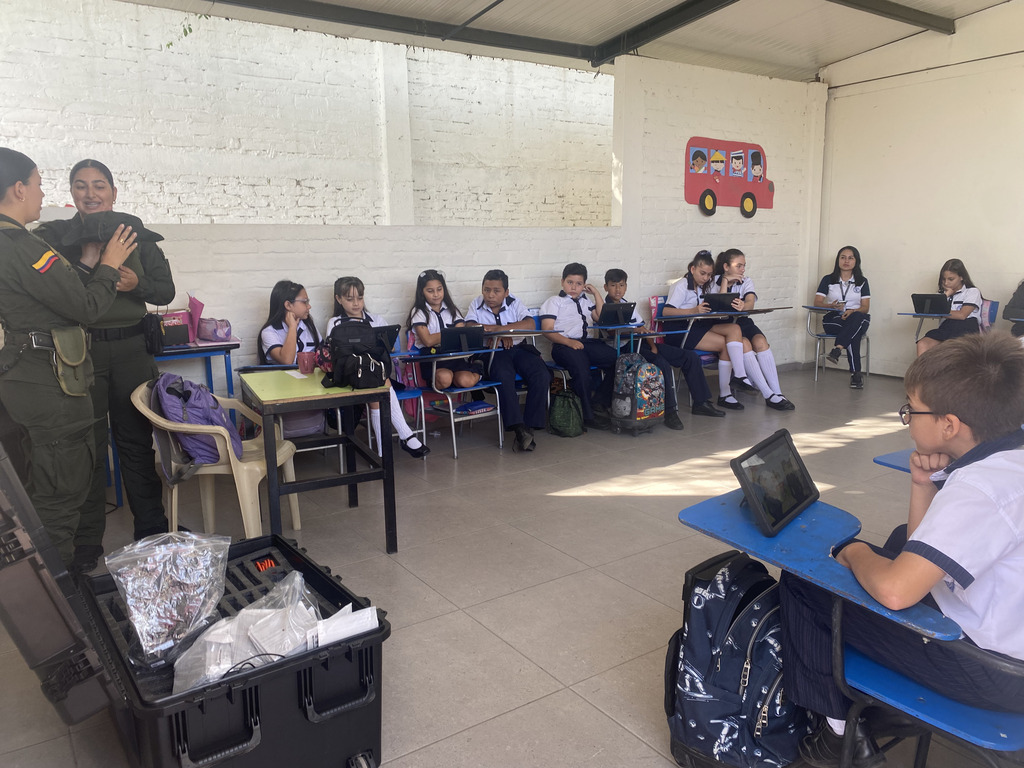 Visita Unidad Antinarcóticos 2023 foto 5